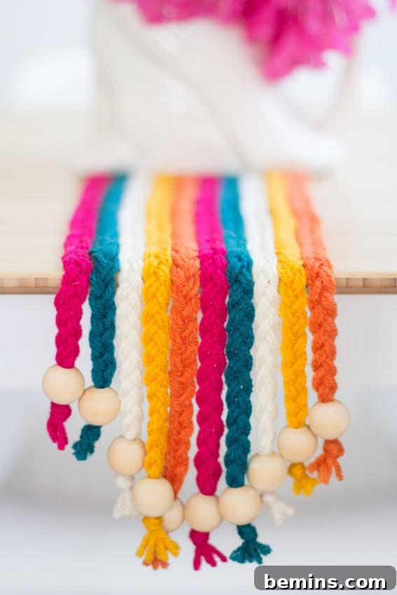 Yarn table runner - Pretty Prudent