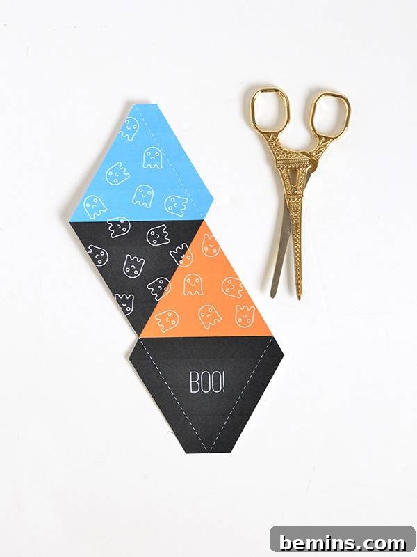 DIY printable halloween decorations - cutting card