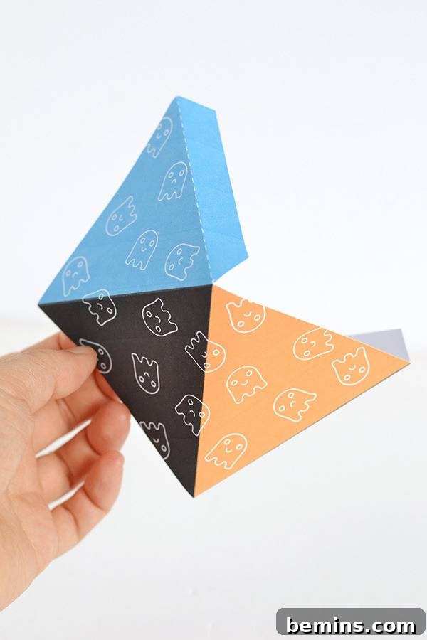 DIY printable halloween decorations - folding card