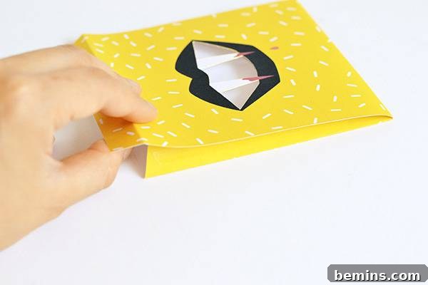 Assembled Halloween fang treat bag