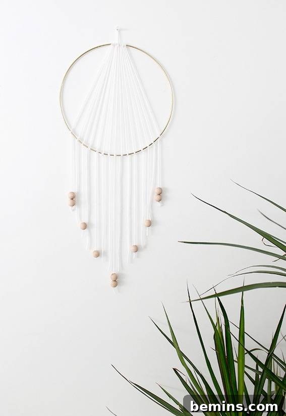 DIY Minimalist Modern Dreamcatcher