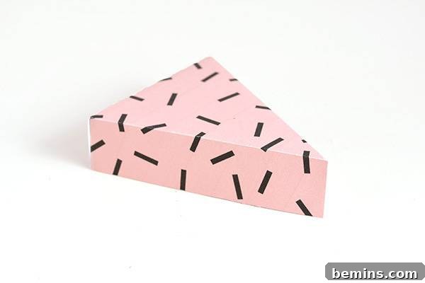 Assembling the pie box