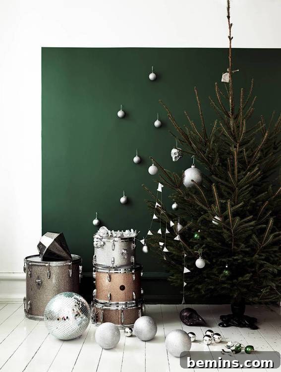 Unconventional Christmas Decor: 11 Fresh Color Palettes 5 A Christmas decoration featuring emerald green elements.