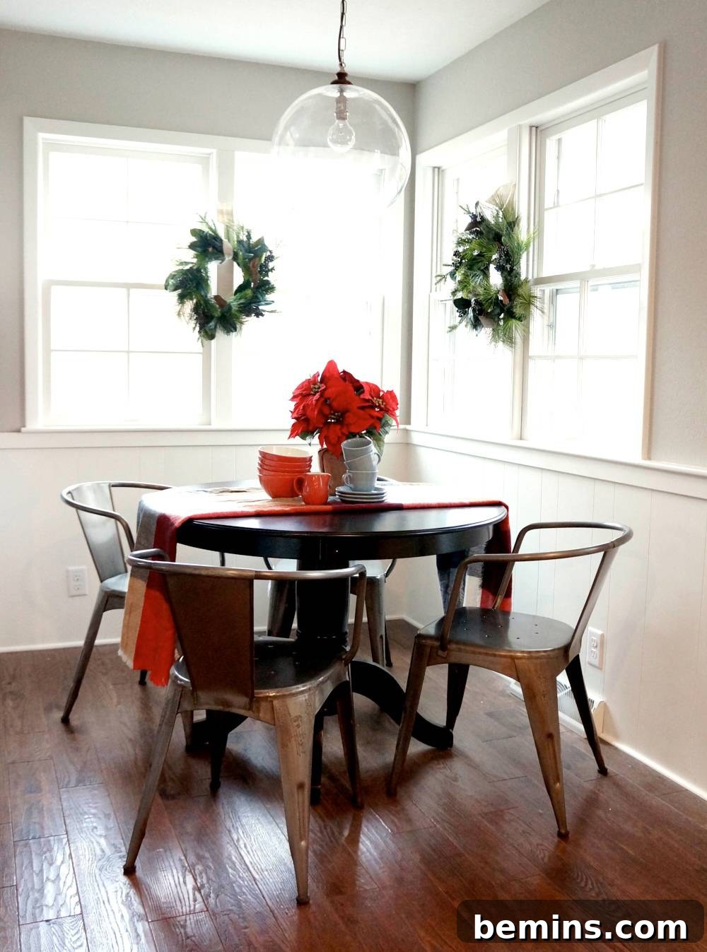 From Retro to Modern: A Kitchen Transformation 10 Bright and Inviting Eat-in Nook in a Renovated Kitchen
