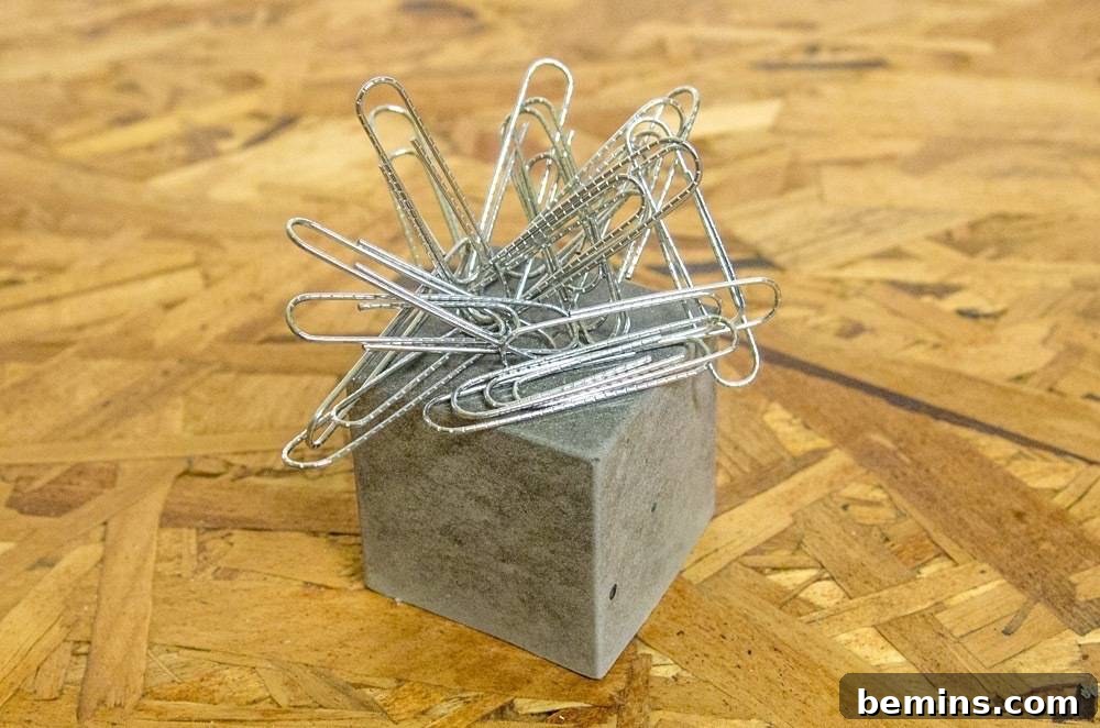 Magnetic Cube with Paper Clips