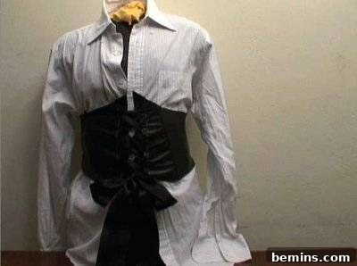 Creative ideas to make a girls pirate costume.