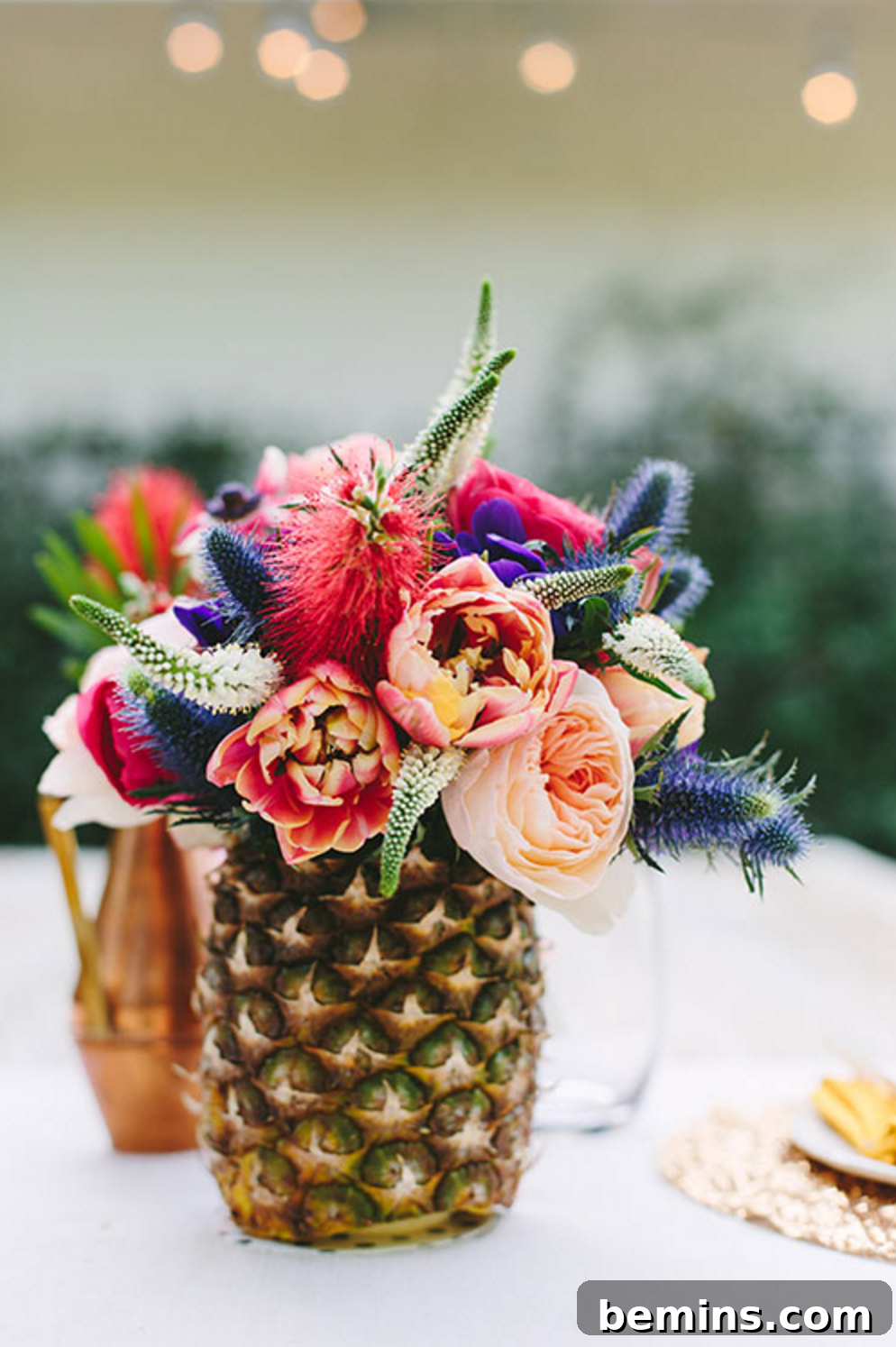 Floral Flair: 10 Inspiring Home Flower Displays 2 Creative Flower Display Ideas for Home Decor