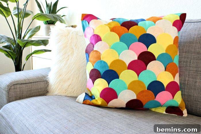 No-Sew Scalloped Throw Pillow DIY