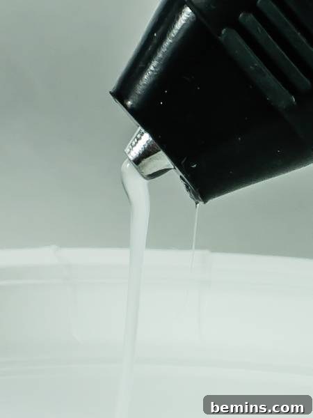 Stanley GR 100 Glue-Pro DualMelt dripping