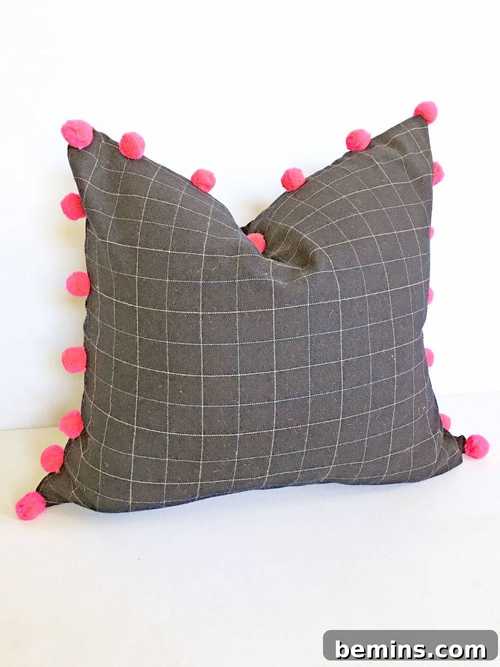 Final Pom-Pom Pillow