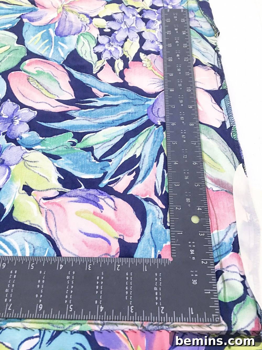 Using a Right Angle Ruler to Cut Fabric