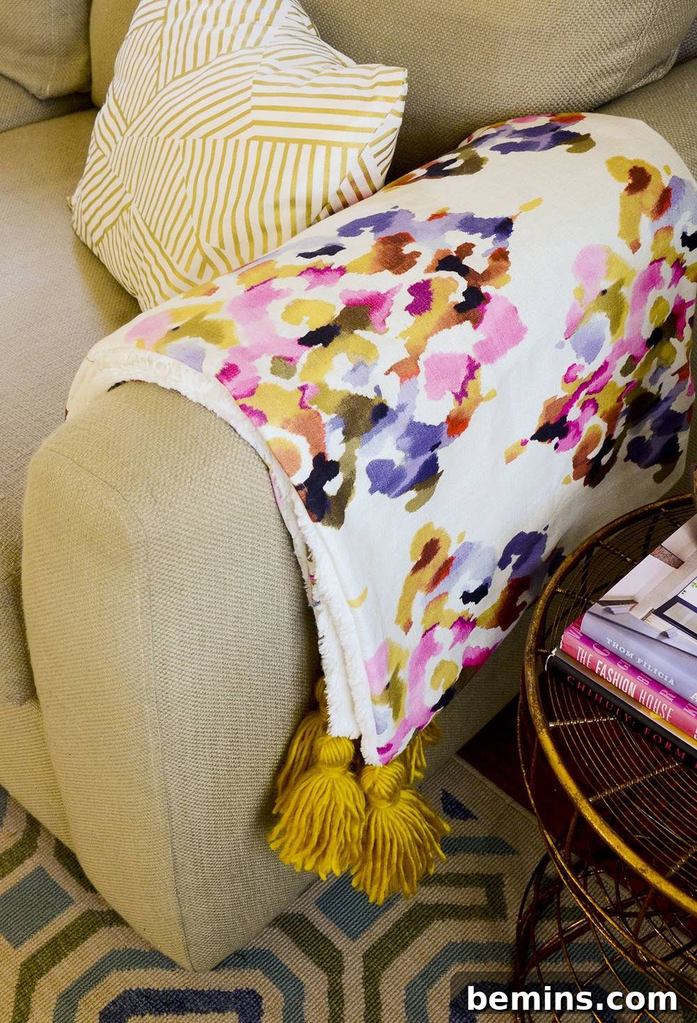 Crafting Comfort: A DIY Faux Fur Throw for Autumn 3 Sewing 101: How to Make a Cozy Faux Fur Throw Blanket For Fall