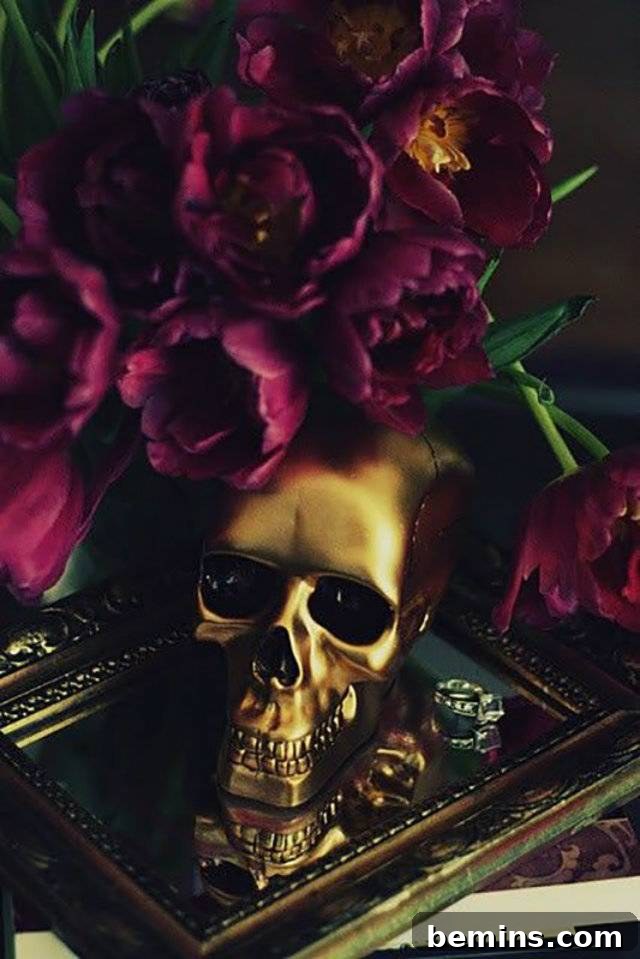 Metallic Skull Halloween Centerpiece