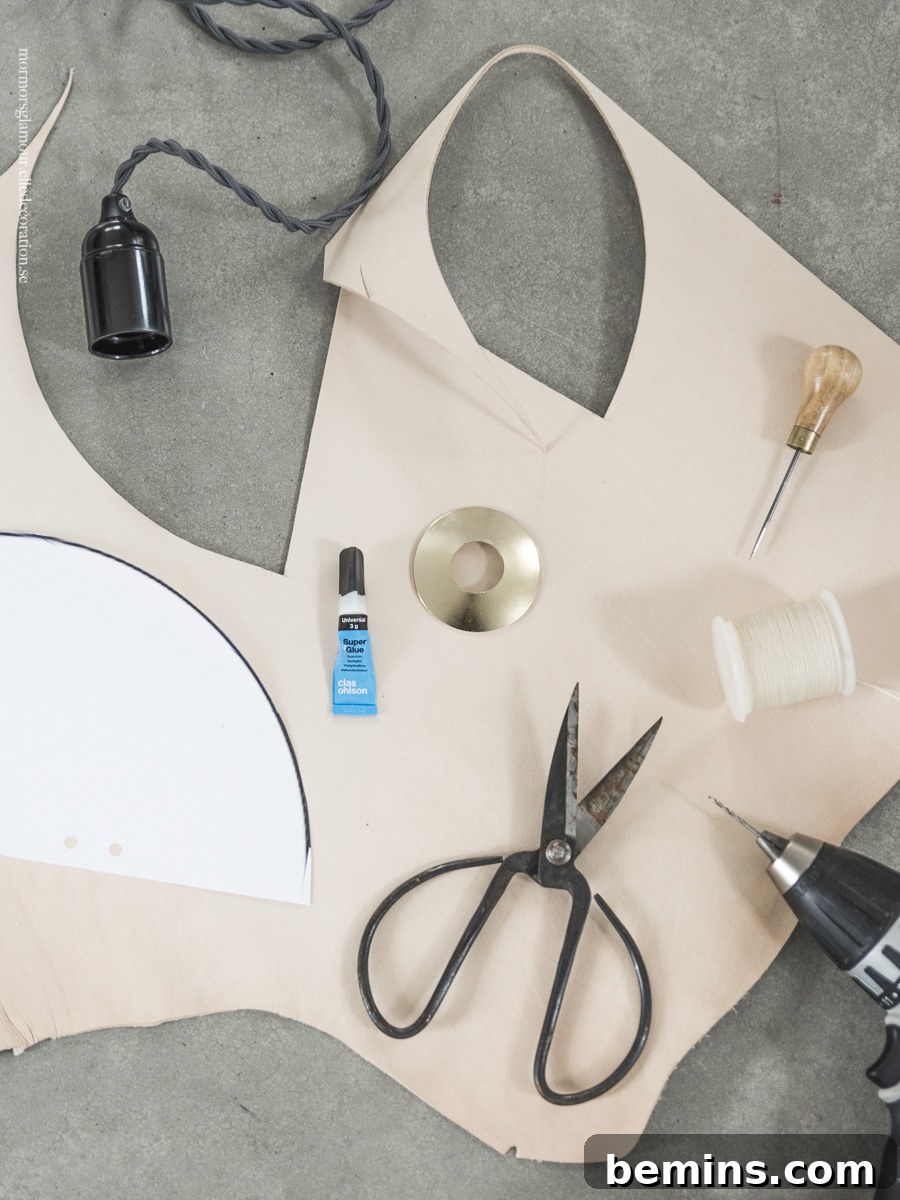 Make It: Minimalistic Leather Pendant Light 