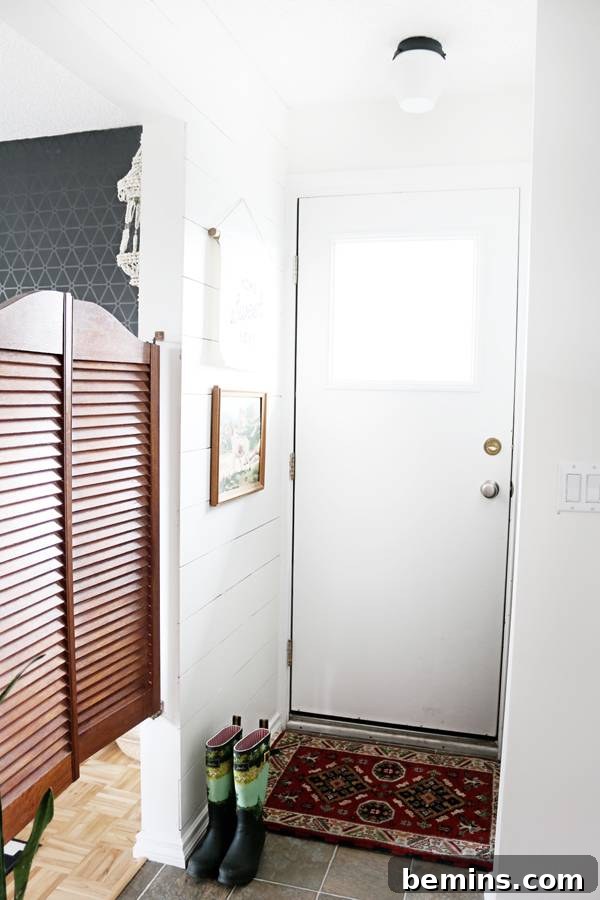 Smart Storage Solutions: An Effortless Mudroom Makeover 11 Colorful Rug in Mudroom