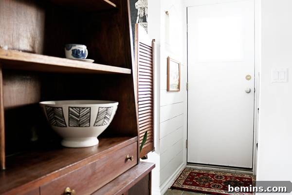 Smart Storage Solutions: An Effortless Mudroom Makeover 18 Finished Mudroom: A Welcoming Entryway