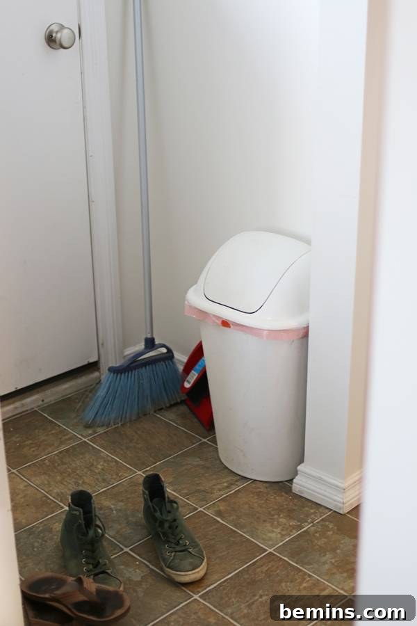 Smart Storage Solutions: An Effortless Mudroom Makeover 5 Choosing Storage Solutions for Mudroom