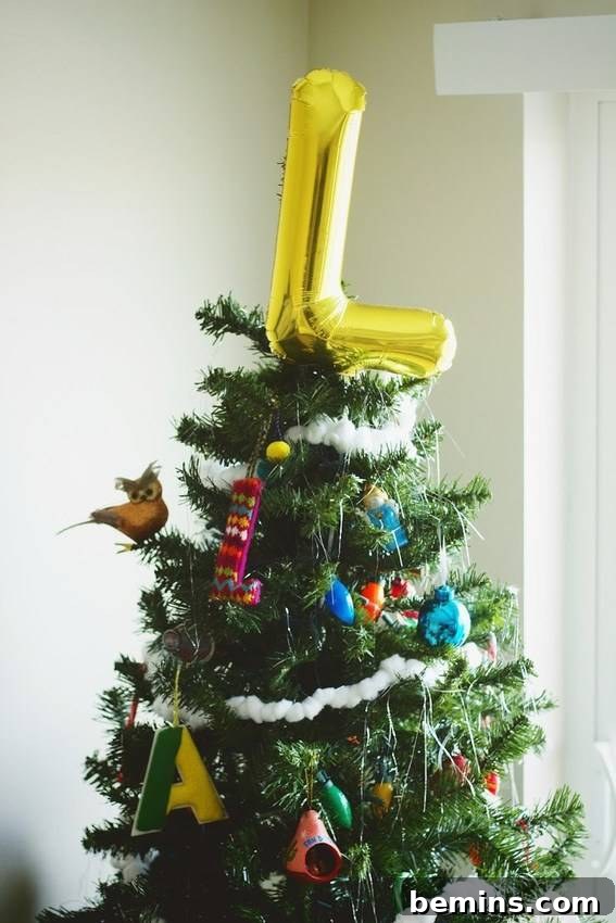 30 Dazzling Christmas Tree Toppers: Buy or DIY 12 Balloon Christmas Tree Topper